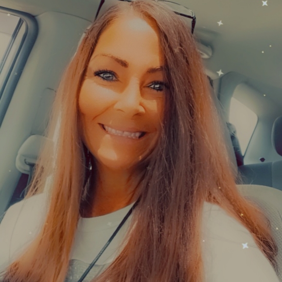 Meet your Posher, Jacquelyn - Picture 2 of 2